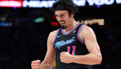 多多28模拟器-场均16.2分！热火客战公牛 已连续缺席2场的哈克斯大概率出战