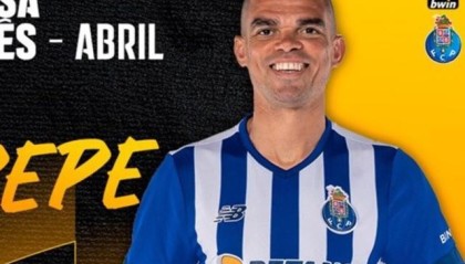 多多28-跟波尔图续约 当选葡超最佳后卫 40岁佩佩依旧牛！