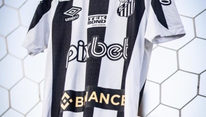 多多28模拟器-缺钱！前面印6广告 后背3个 桑托斯球衣太花哨！